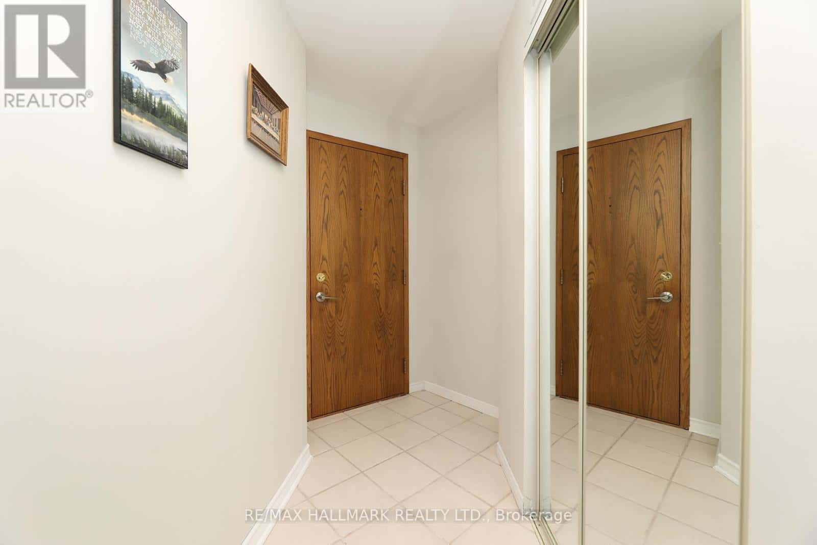 305 - 21 GEORGE STREET — Aurora (Aurora Village), Ontario - Photo 3 of 23