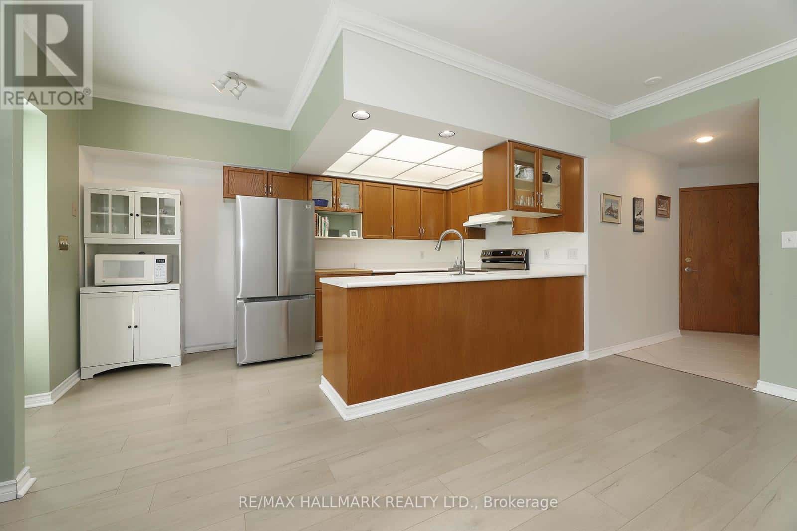 305 - 21 GEORGE STREET — Aurora (Aurora Village), Ontario - Photo 4 of 23