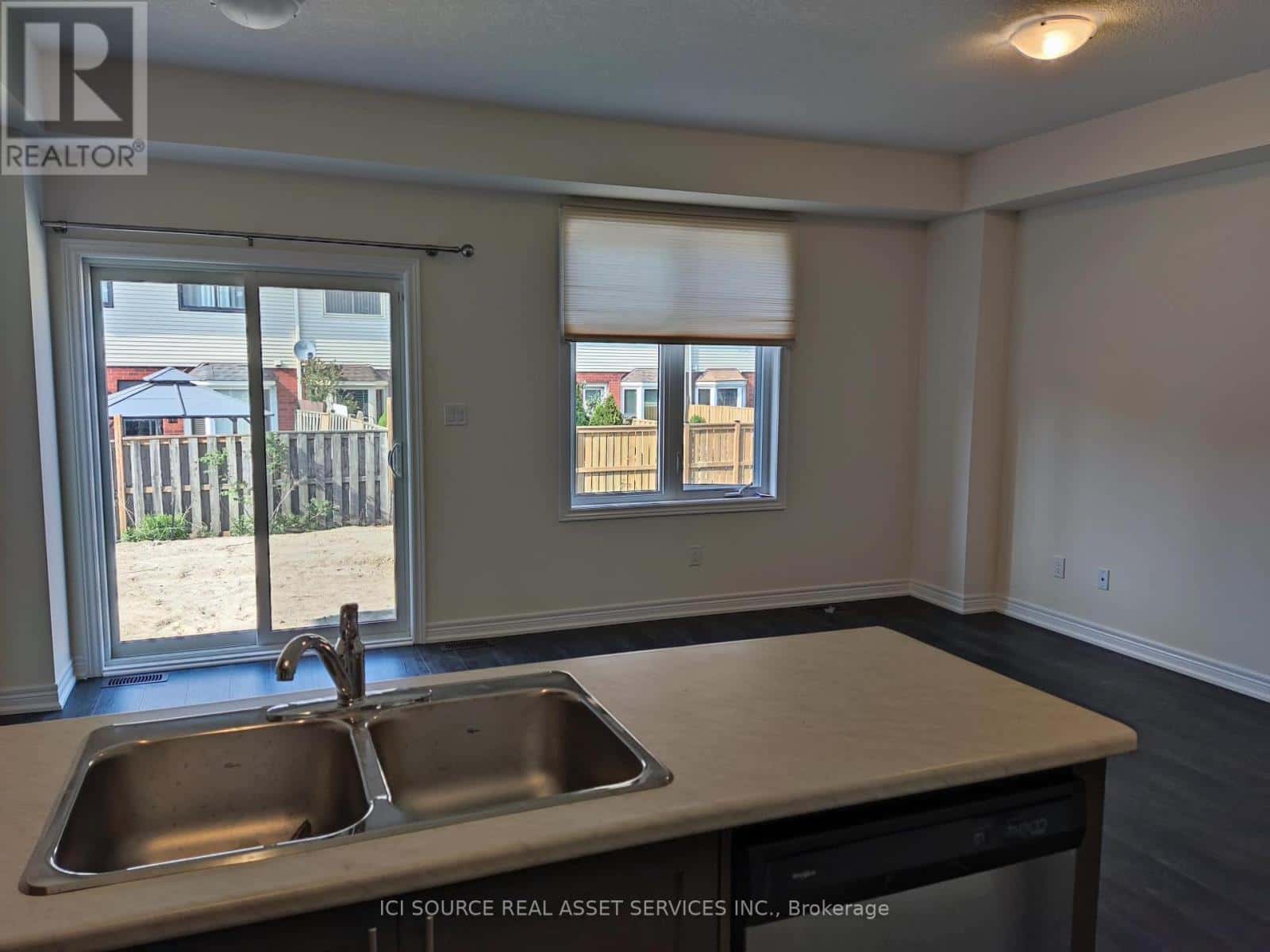 23 GENOA DRIVE — Hamilton (Ryckmans), Ontario - Photo 3 of 16