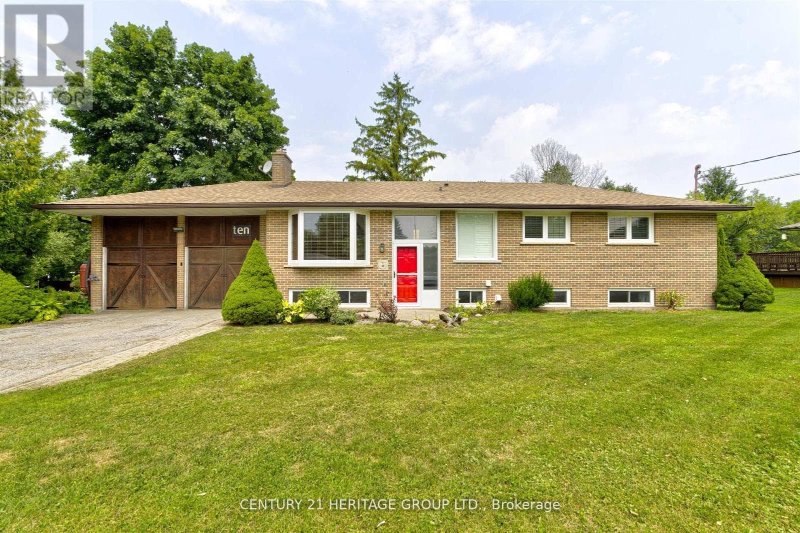 10 BACHLY CRESCENT — King (Pottageville), Ontario - Main photo