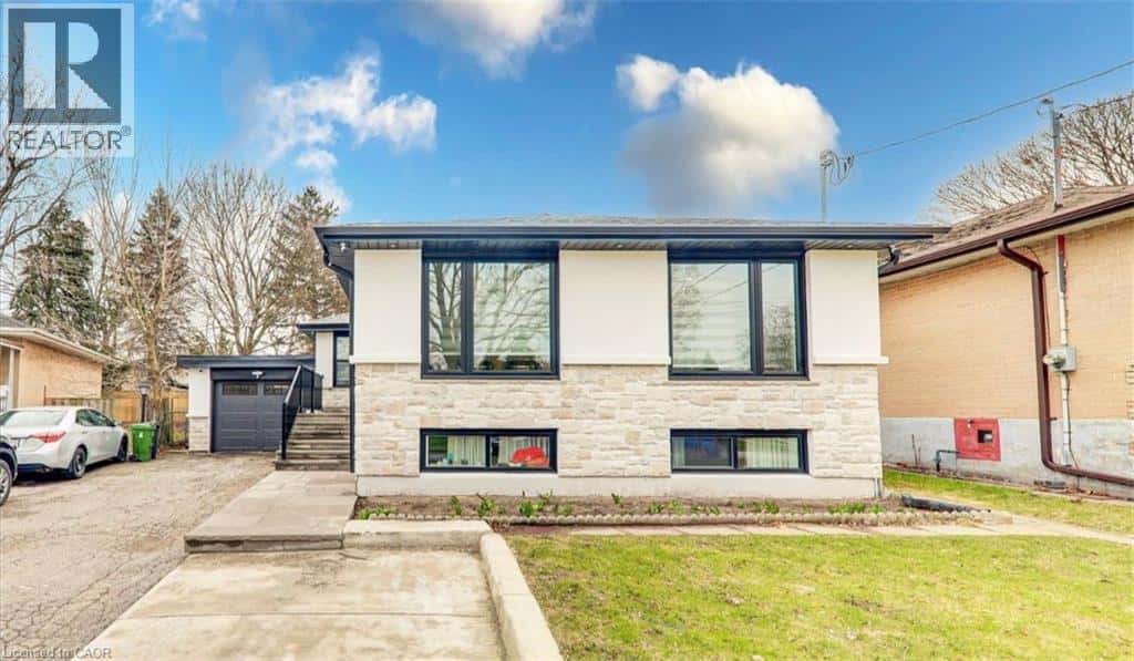 35 DARLINGSIDE Drive