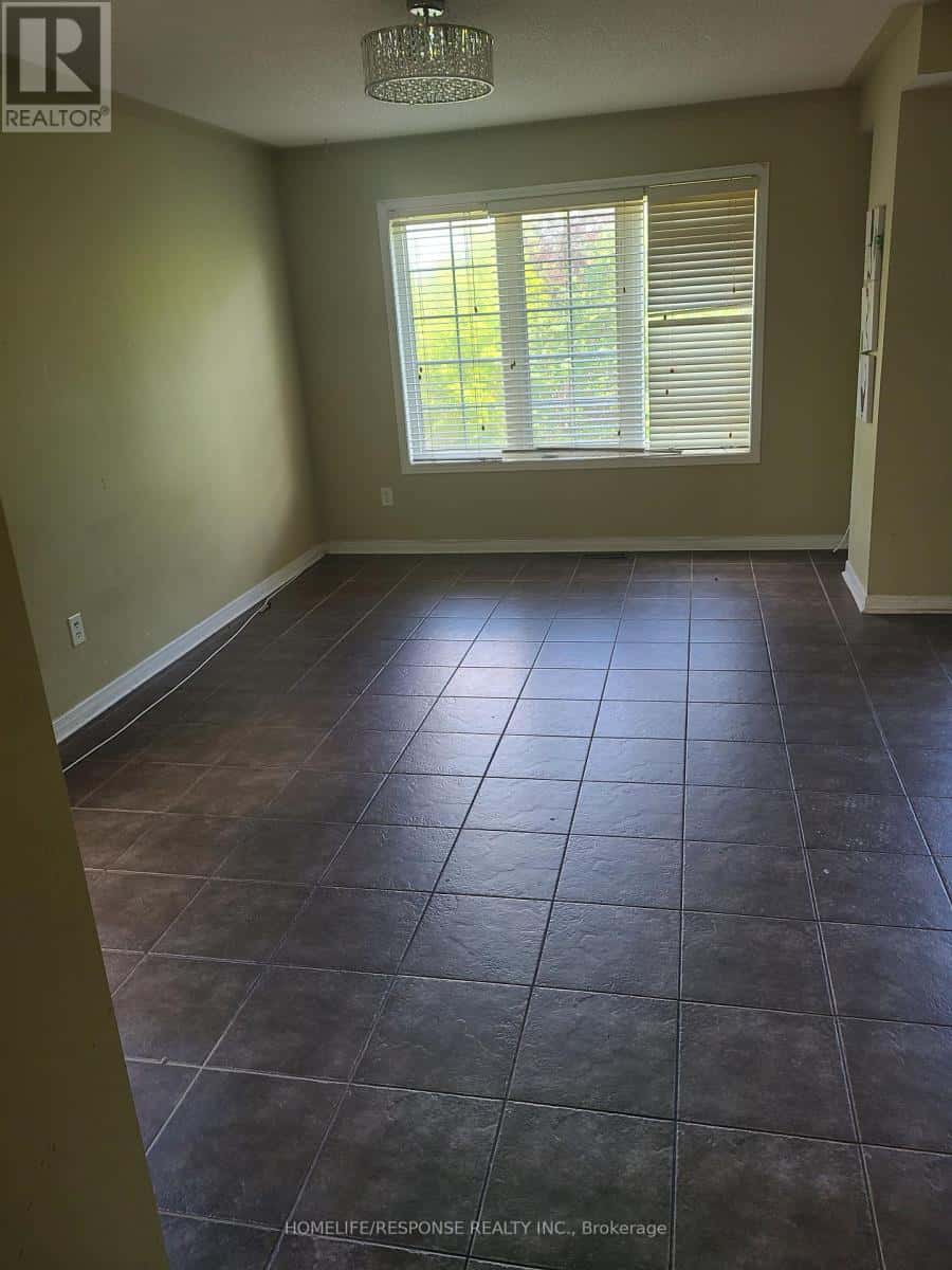 141 ROCKGARDEN TRAIL — Brampton (Sandringham-Wellington), Ontario - Photo 4 of 9