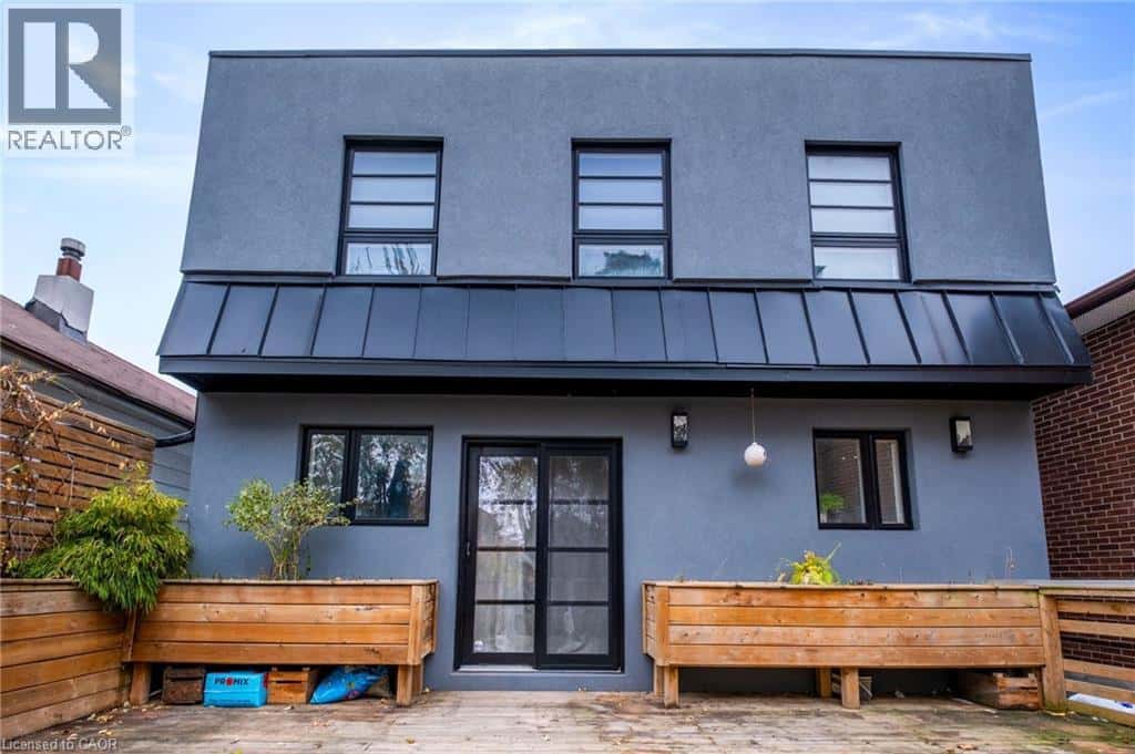 76 PHILLIP Avenue — Scarborough, Ontario - Photo 2 of 39