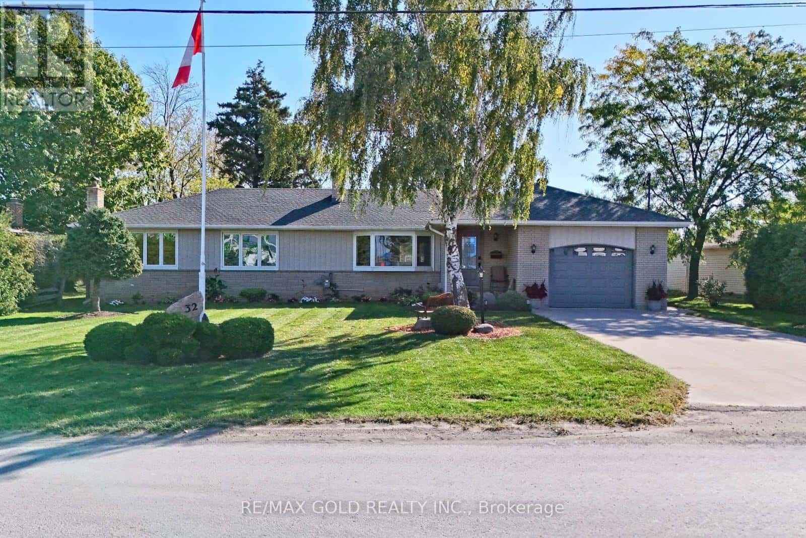 32 ORIOLE AVENUE — Hamilton (Stoney Creek Industrial), Ontario - Photo 3 of 47