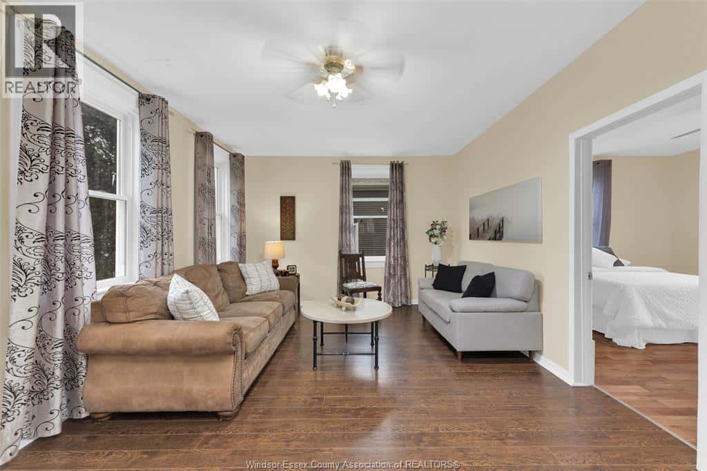 1657 ELGIN — Ruthven, Ontario - Photo 4 of 34