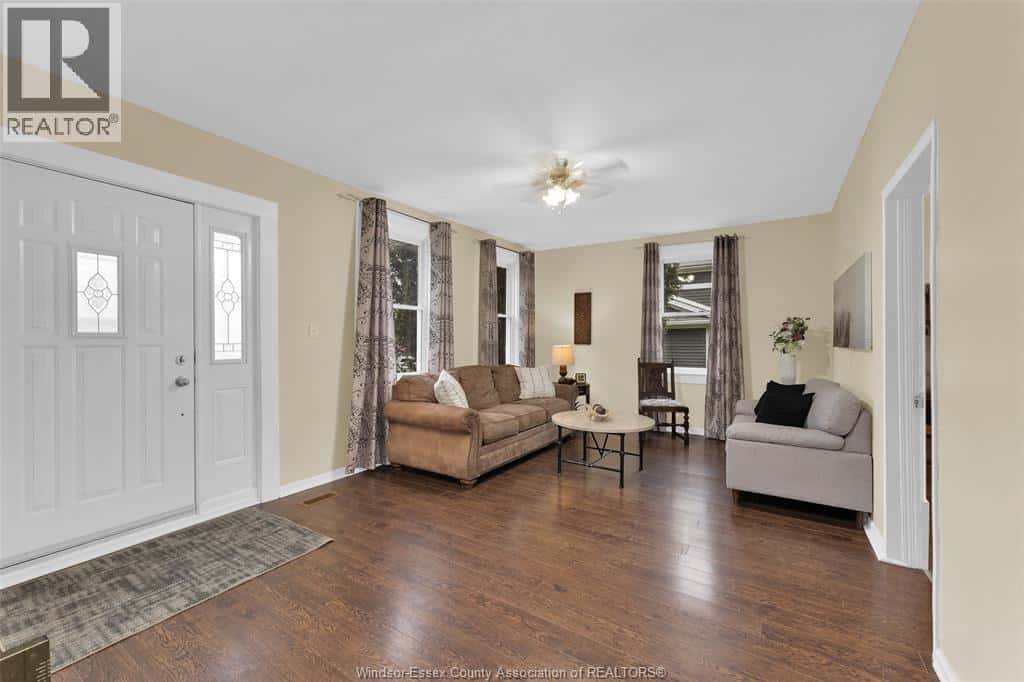 1657 ELGIN — Ruthven, Ontario - Photo 5 of 34