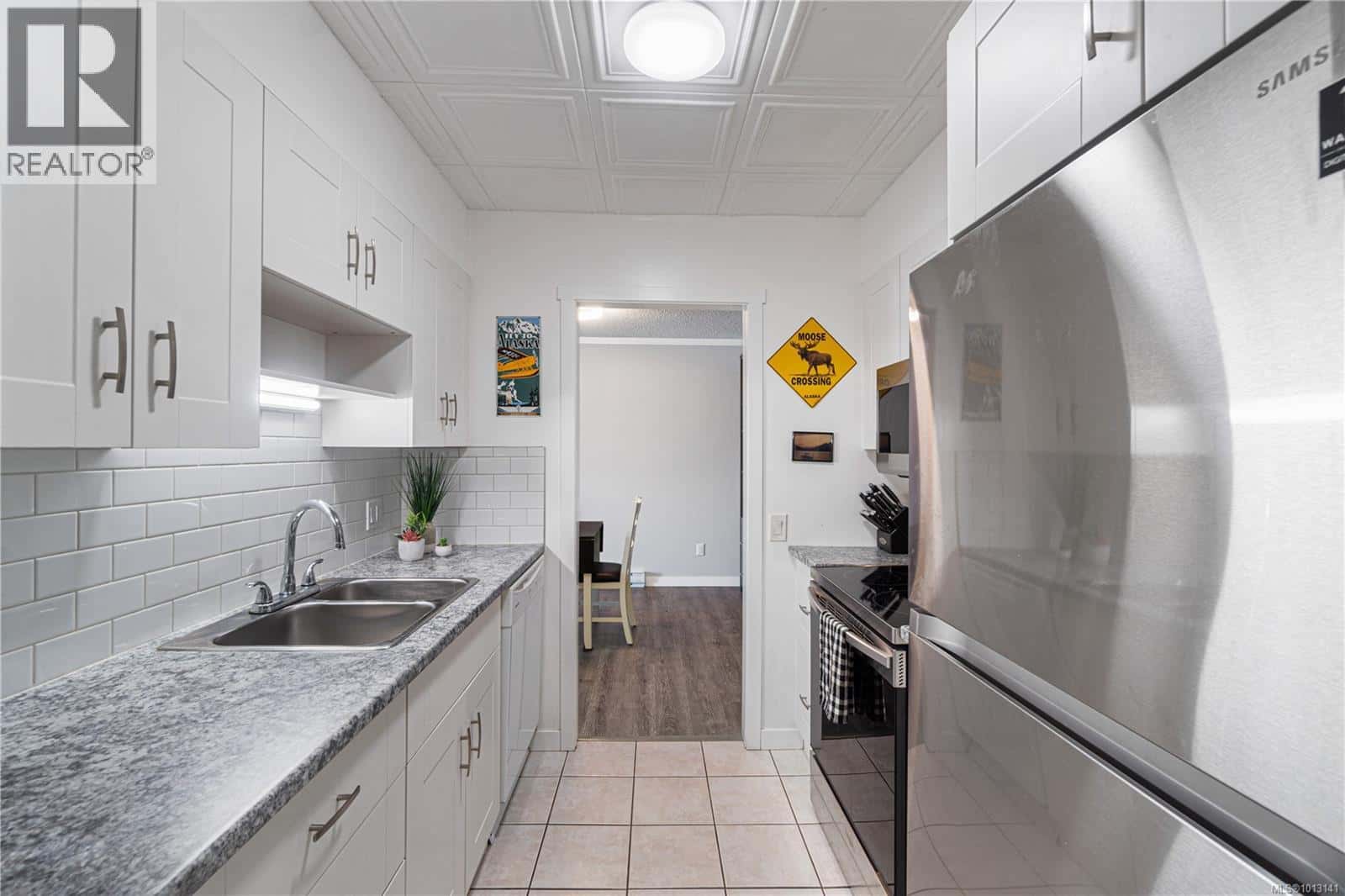 302 3555 Outrigger Rd — Nanoose Bay, British Columbia - Photo 4 of 40