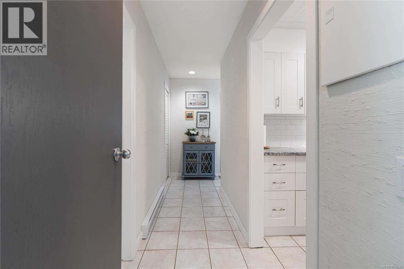 302 3555 Outrigger Rd — Nanoose Bay, British Columbia - Photo 3 of 40