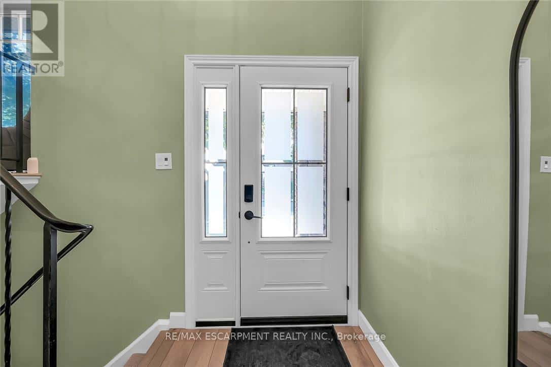 158 WENDOVER DRIVE — Hamilton (Fessenden), Ontario - Photo 4 of 35