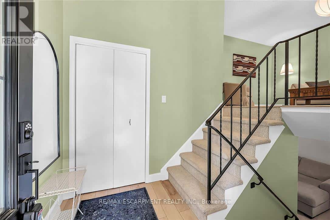 158 WENDOVER DRIVE — Hamilton (Fessenden), Ontario - Photo 5 of 35