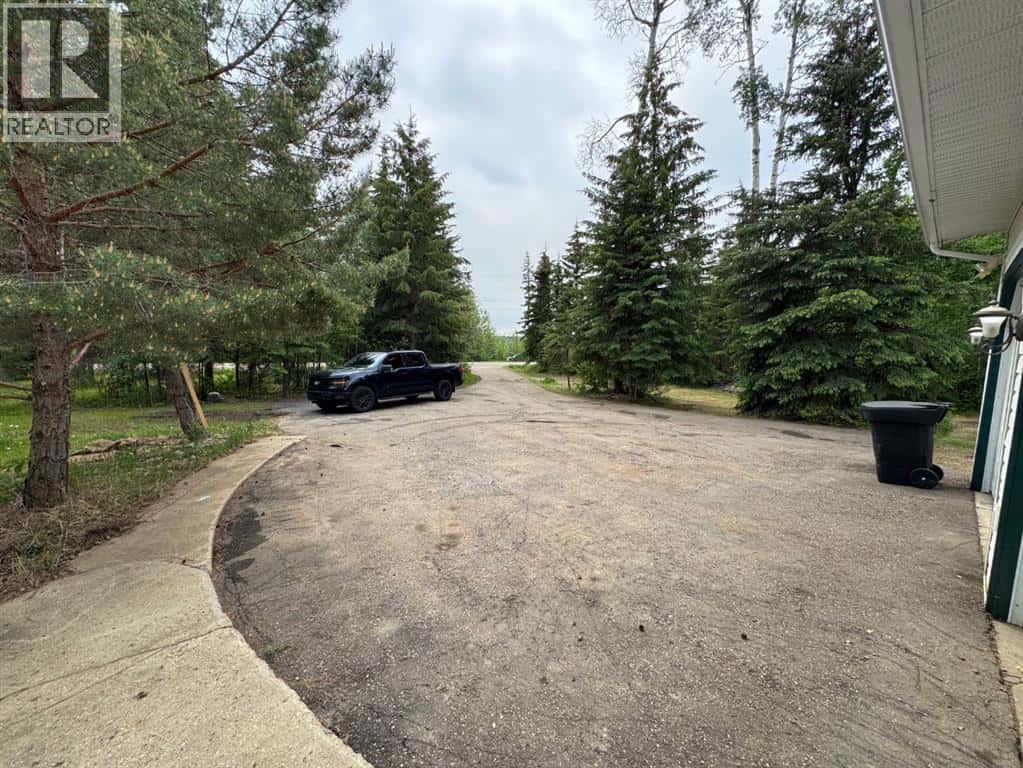 126 Community Lane — Saprae Creek, Alberta - Photo 3 of 43