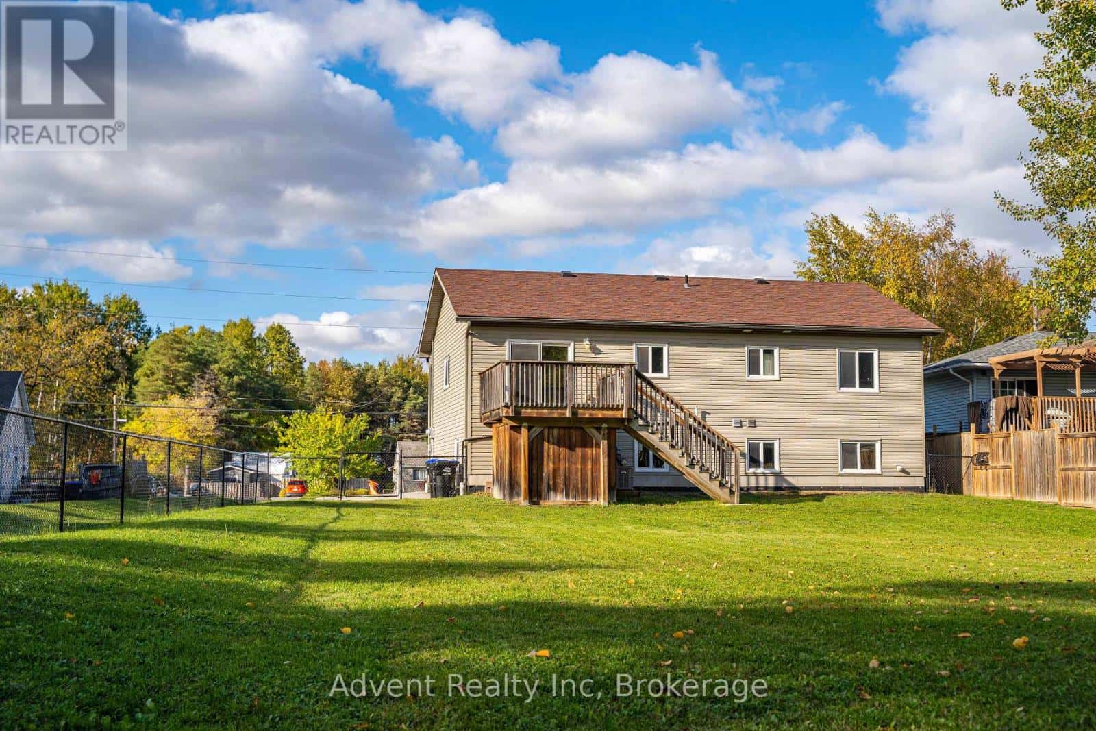 49 BRENTWOOD ROAD — Essa (Angus), Ontario - Photo 2 of 22