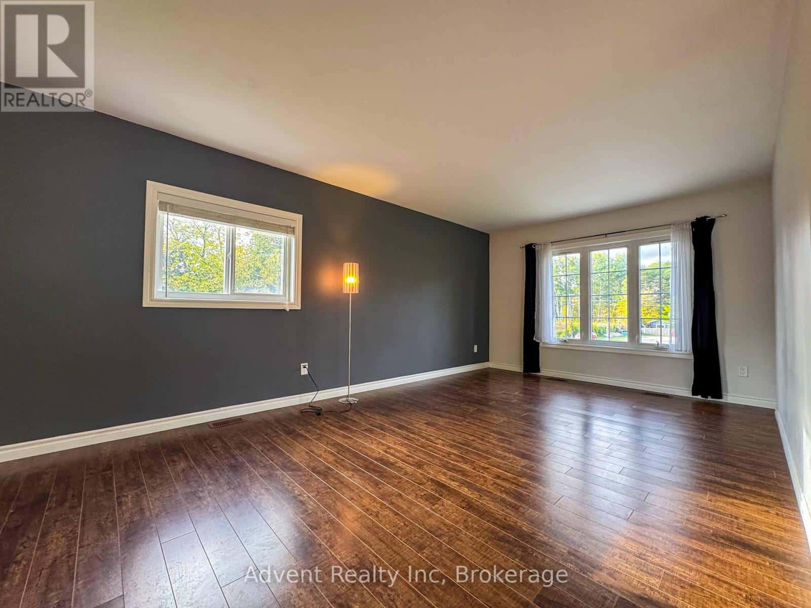 49 BRENTWOOD ROAD — Essa (Angus), Ontario - Photo 5 of 22