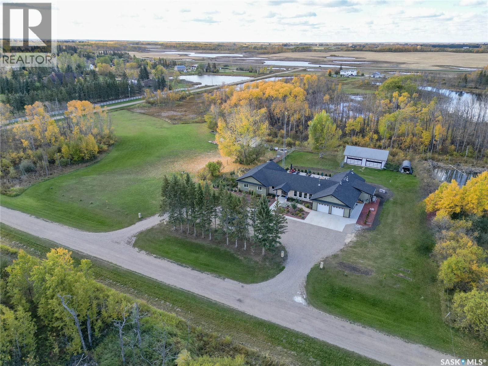 6111 Madden PLACE — Buckland Rm No. 491, Saskatchewan - Main photo