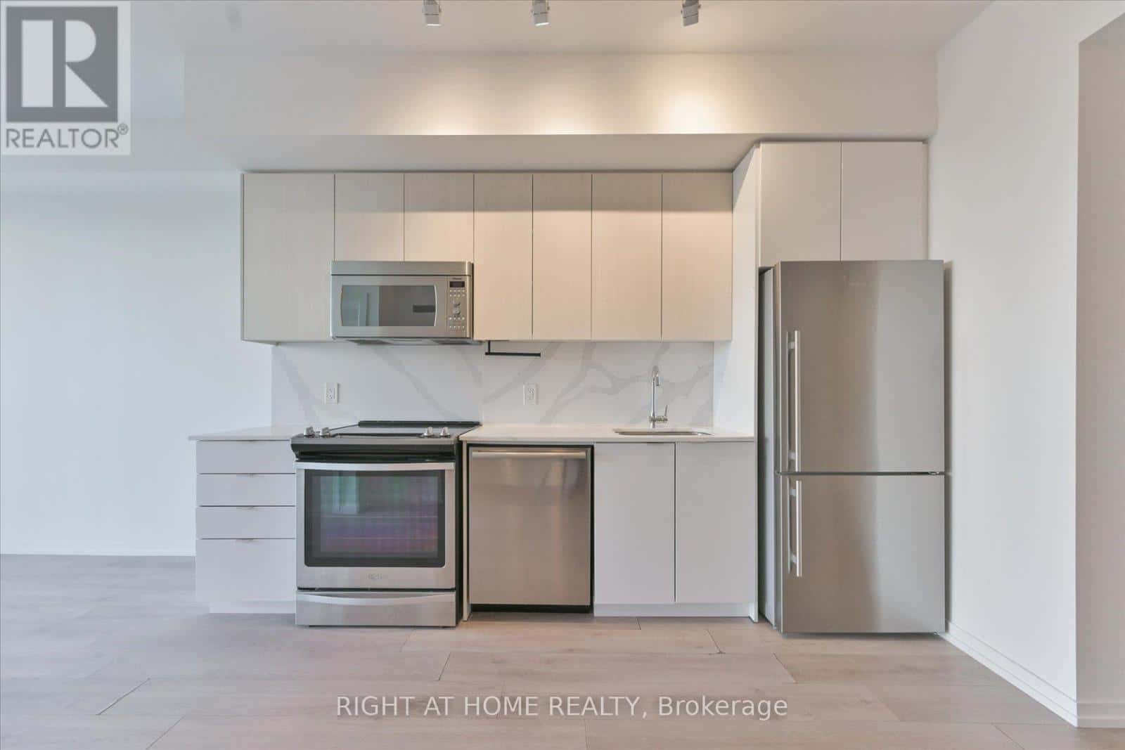 507 - 3237 BAYVIEW AVENUE — Toronto (Bayview Woods-Steeles), Ontario - Photo 5 of 24