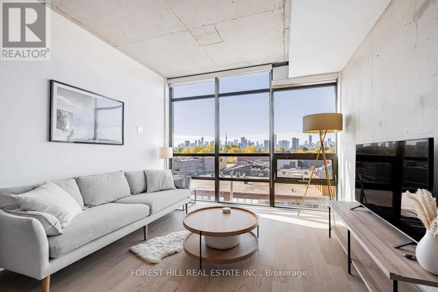 607 - 319 CARLAW AVENUE — Toronto (South Riverdale), Ontario - Photo 2 of 24