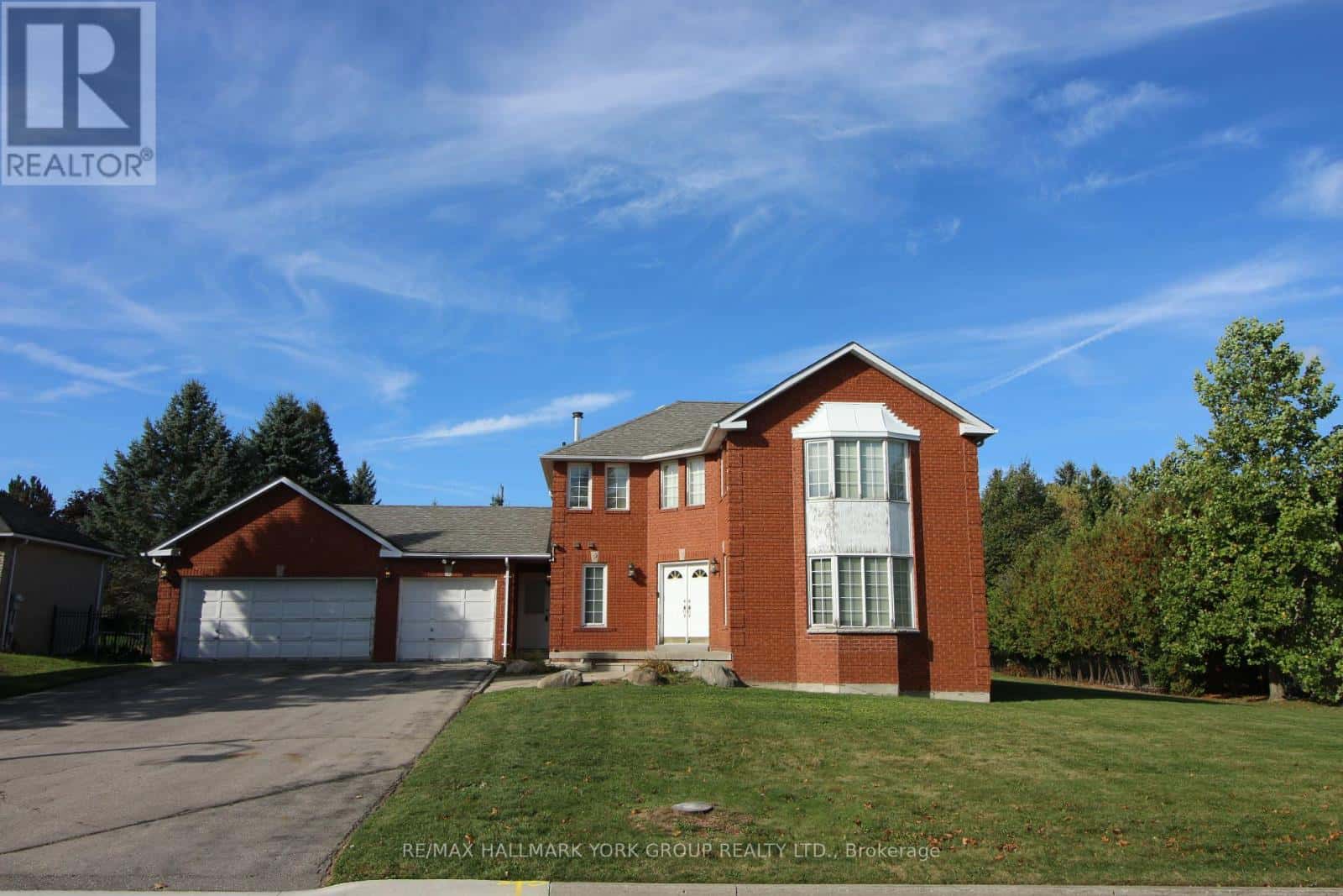 175 TREEGROVE CIRCLE — Aurora (Hills of St Andrew), Ontario - Photo 3 of 6