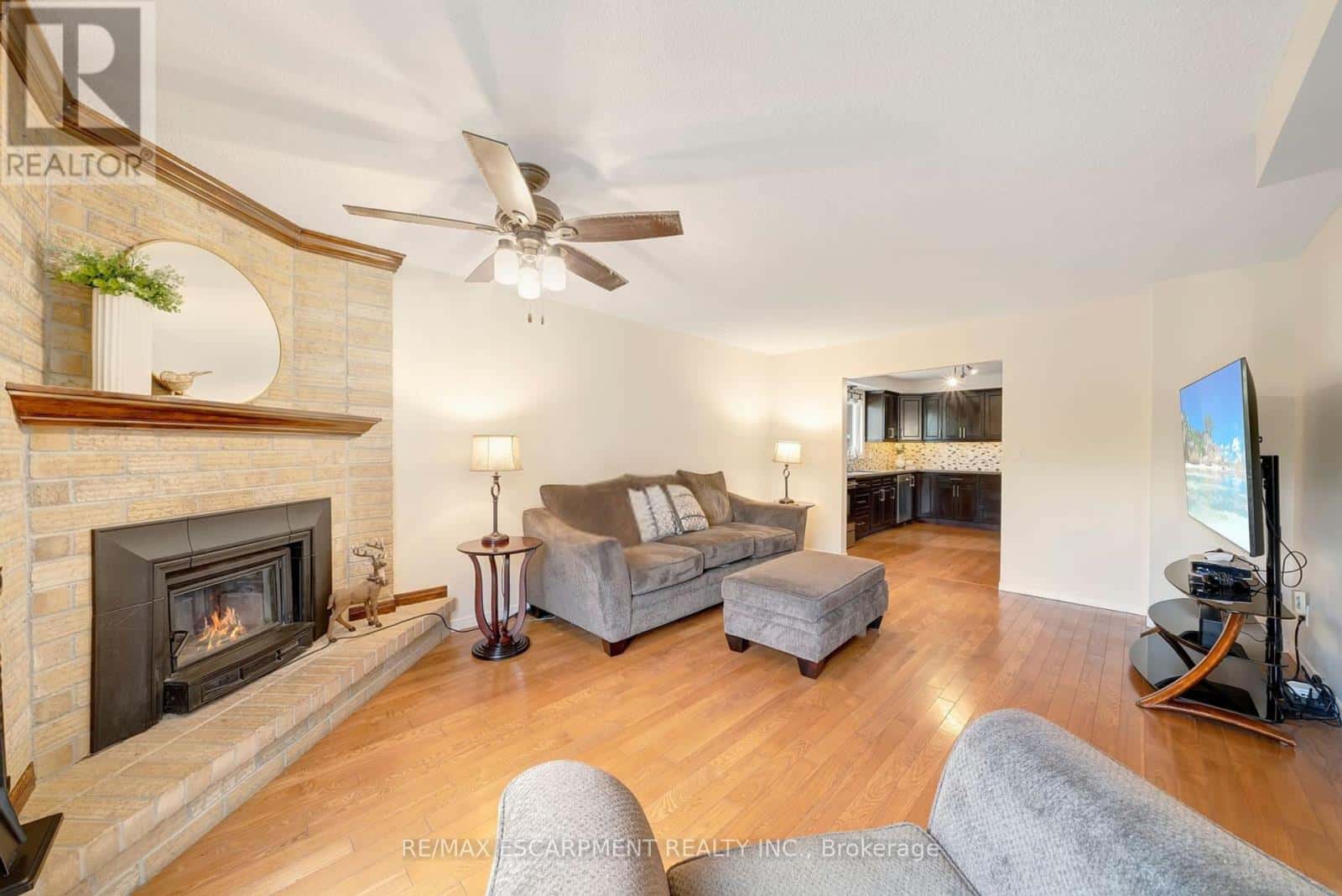 141 TEMPLEMEAD DRIVE — Hamilton (Templemead), Ontario - Photo 3 of 40