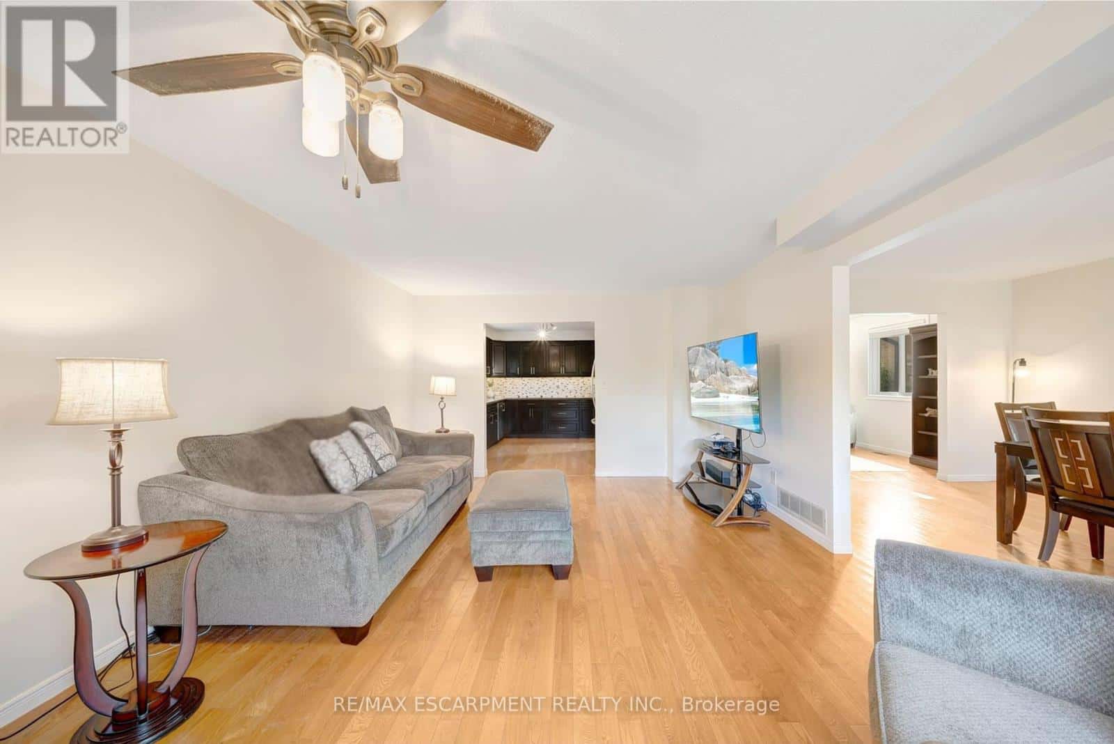 141 TEMPLEMEAD DRIVE — Hamilton (Templemead), Ontario - Photo 4 of 40