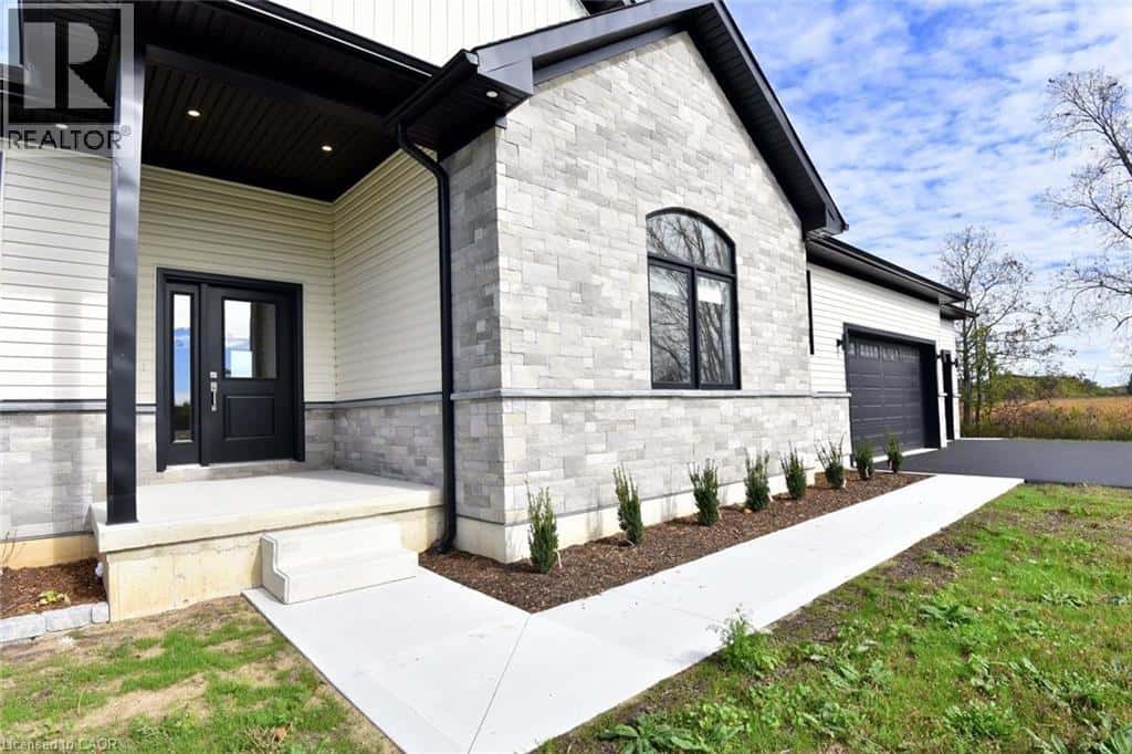 8373 SILVER Street — Caistor Centre, Ontario - Photo 3 of 49