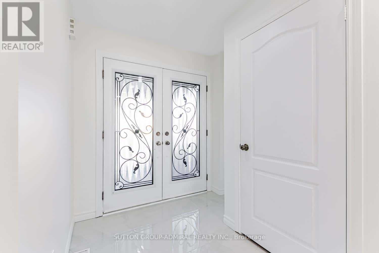 105 PRAIRIE DUNES PLACE — Vaughan (Glen Shields), Ontario - Photo 4 of 34