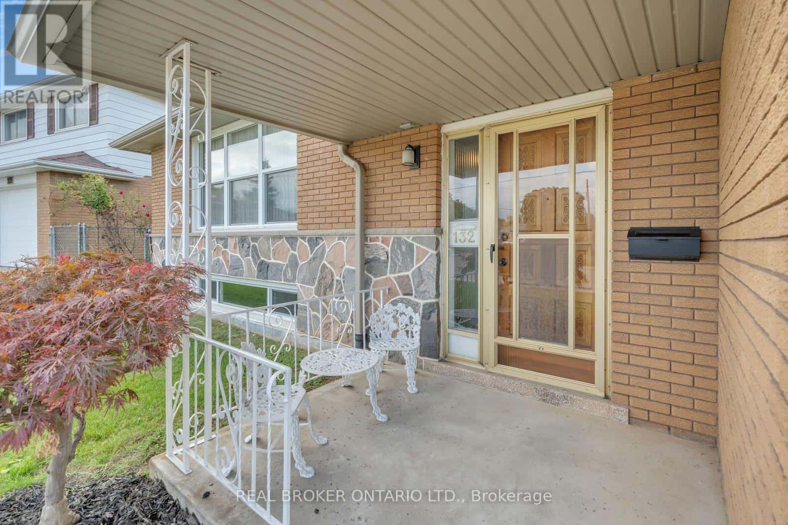 132 GREENINGDON DRIVE — Hamilton (Greeningdon), Ontario - Photo 3 of 45