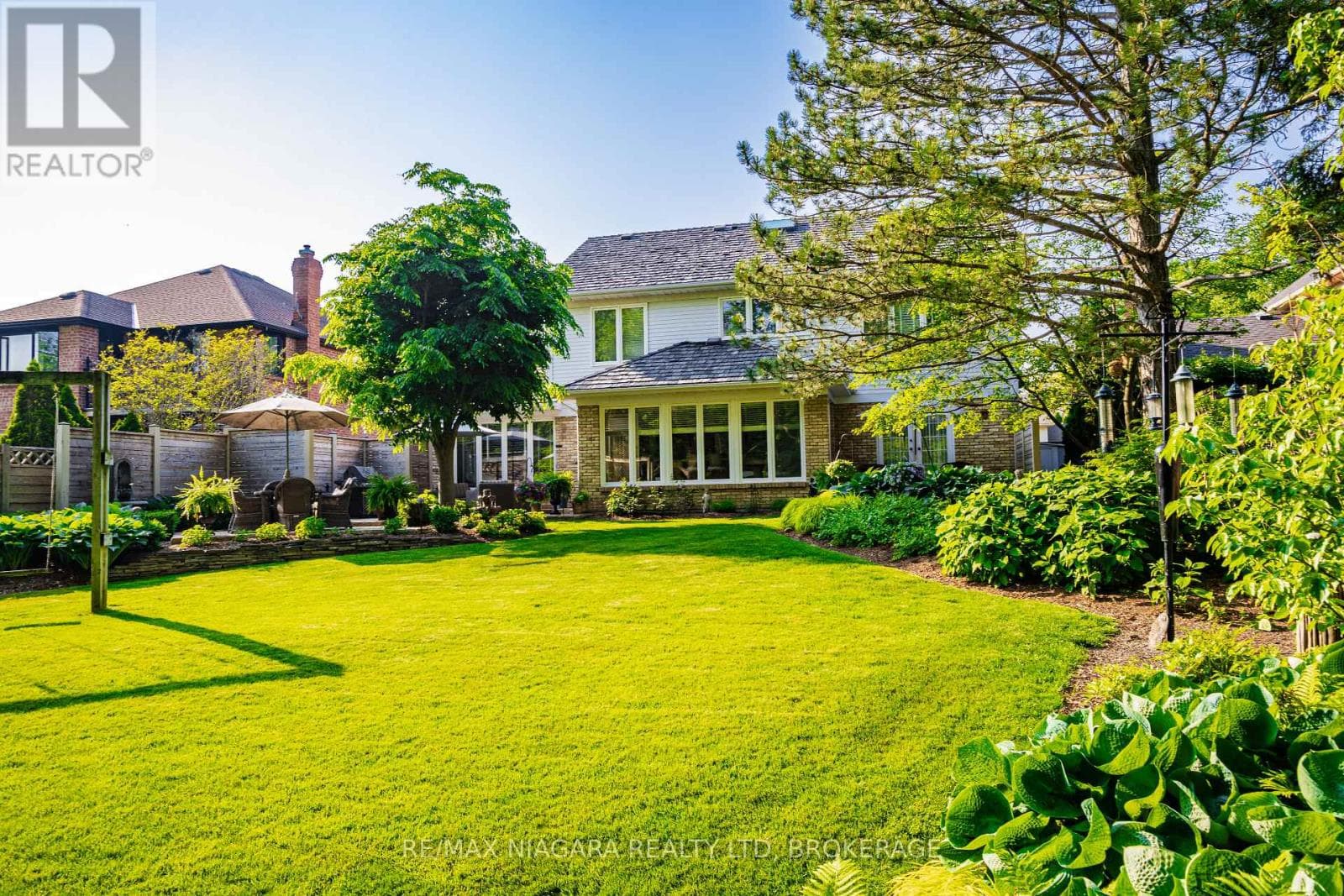 101 PORT MASTER DRIVE — St. Catharines (Martindale Pond), Ontario - Main photo