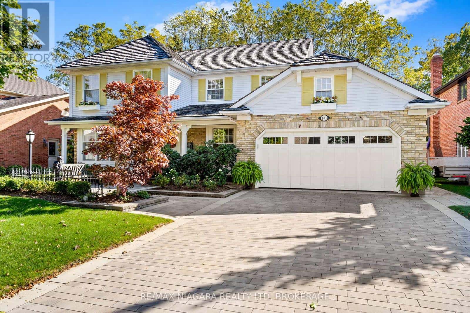 101 PORT MASTER DRIVE — St. Catharines (Martindale Pond), Ontario - Photo 2 of 42