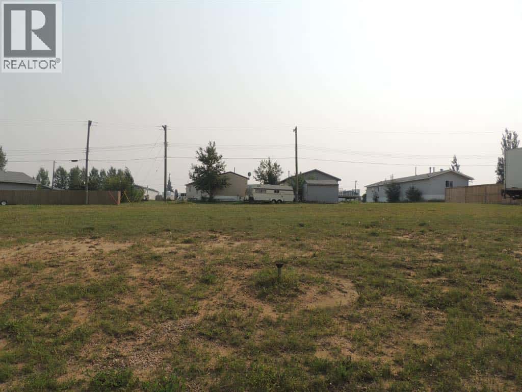 501 5th Street Close North