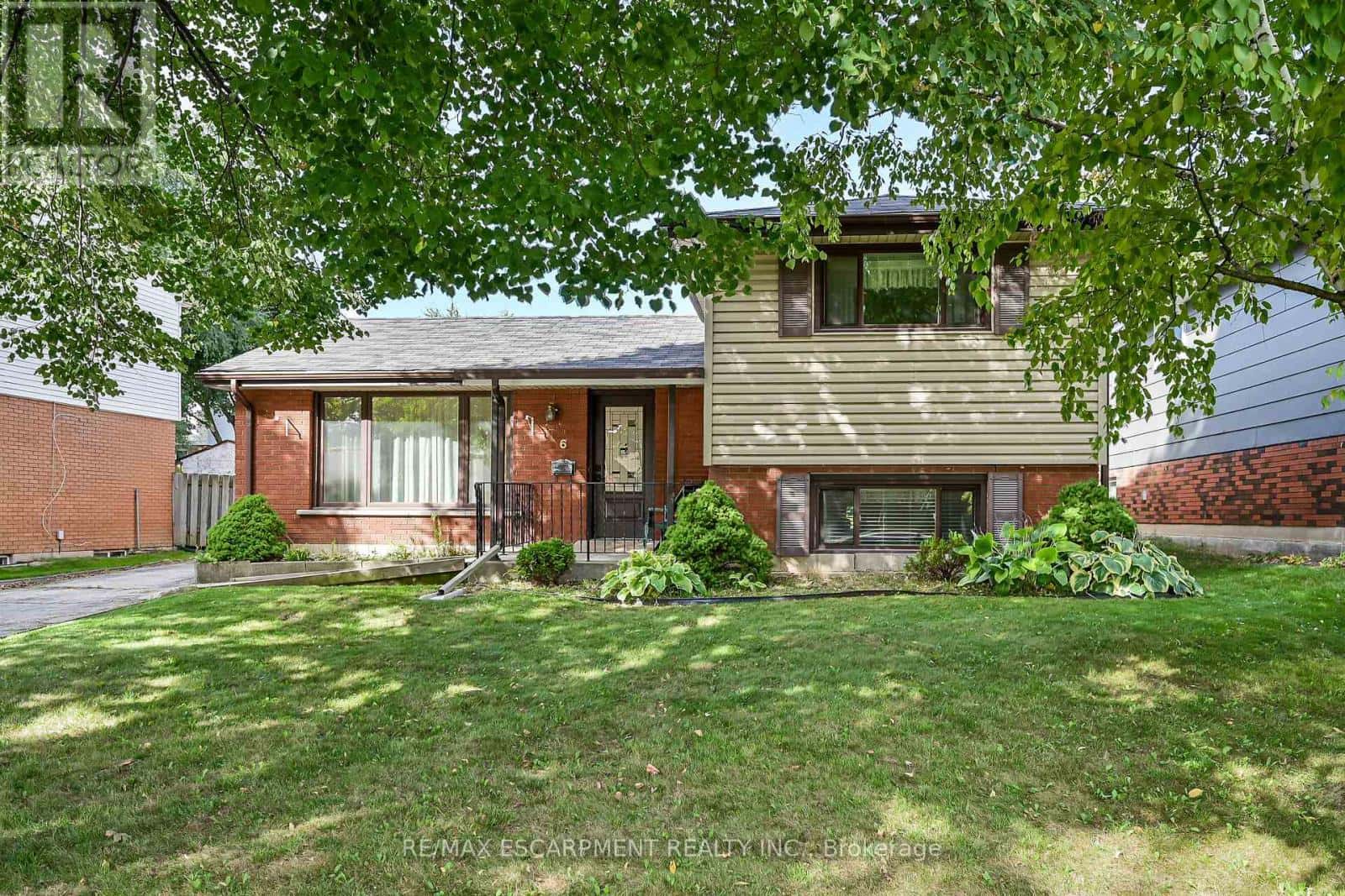 6 KIRKLAND AVENUE — Hamilton (Lawfield), Ontario - Photo 2 of 48