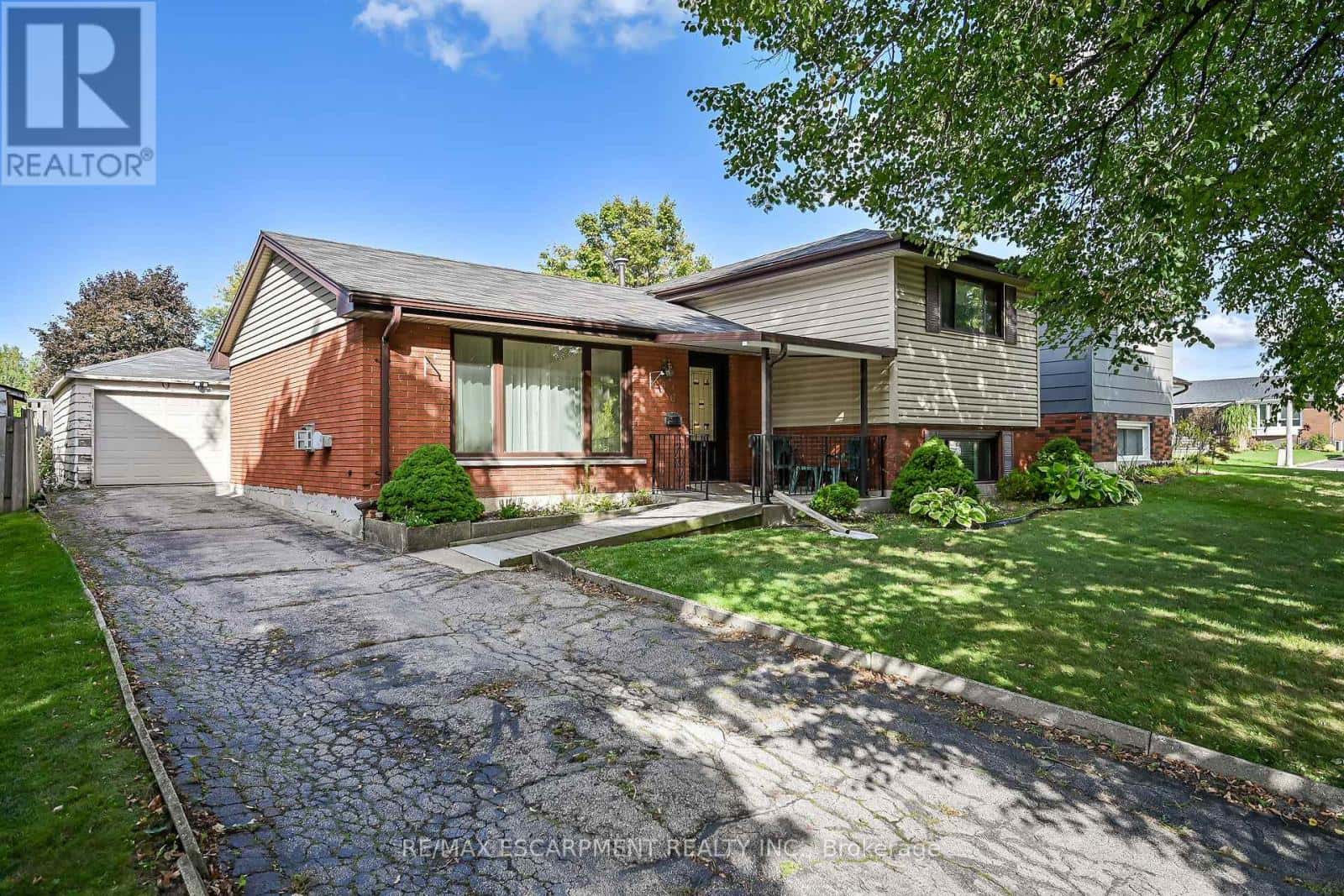 6 KIRKLAND AVENUE — Hamilton (Lawfield), Ontario - Photo 3 of 48