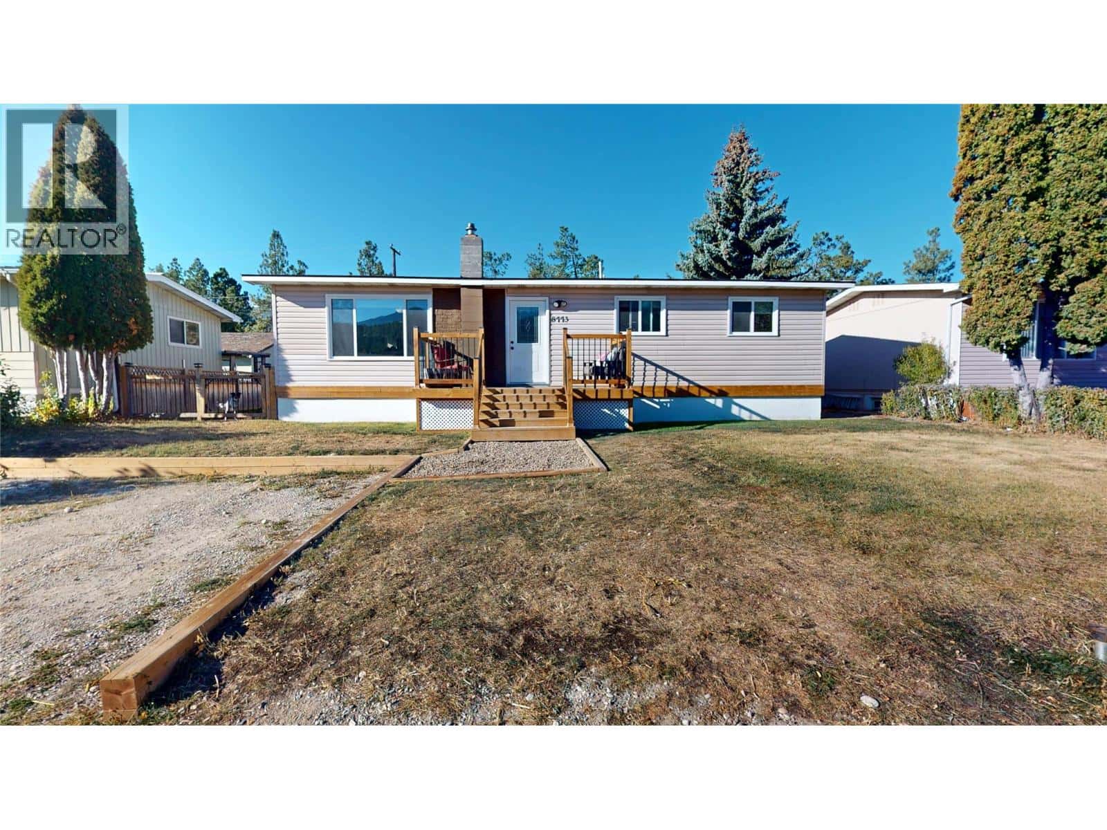 8773 Tamarack Street — Canal Flats, British Columbia - Photo 2 of 44