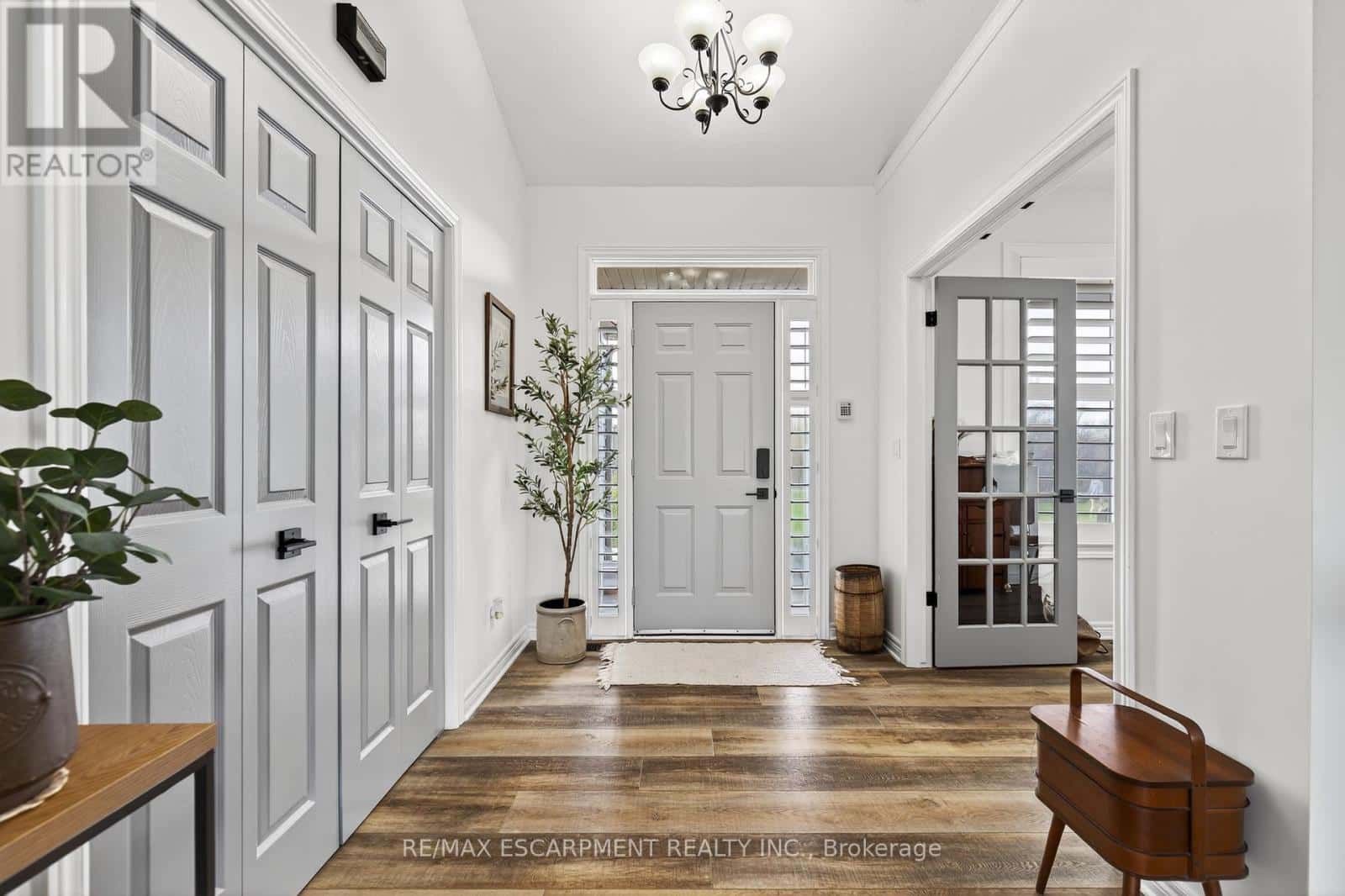 849 RIVER ROAD — Pelham (Fenwick), Ontario - Photo 3 of 43