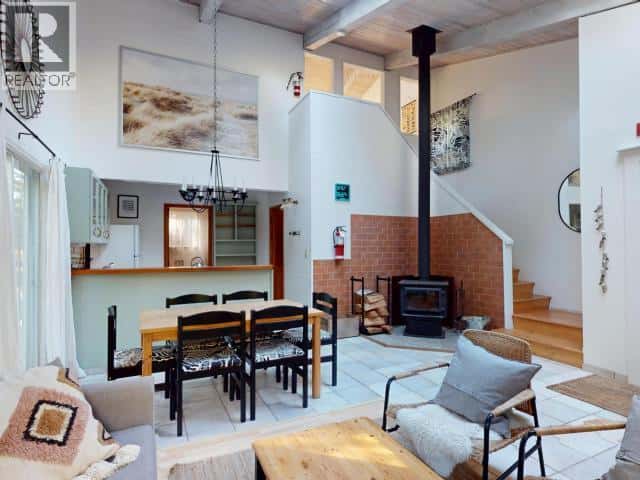 2742 VANCOUVER BLVD — Savary Island, British Columbia - Photo 3 of 37