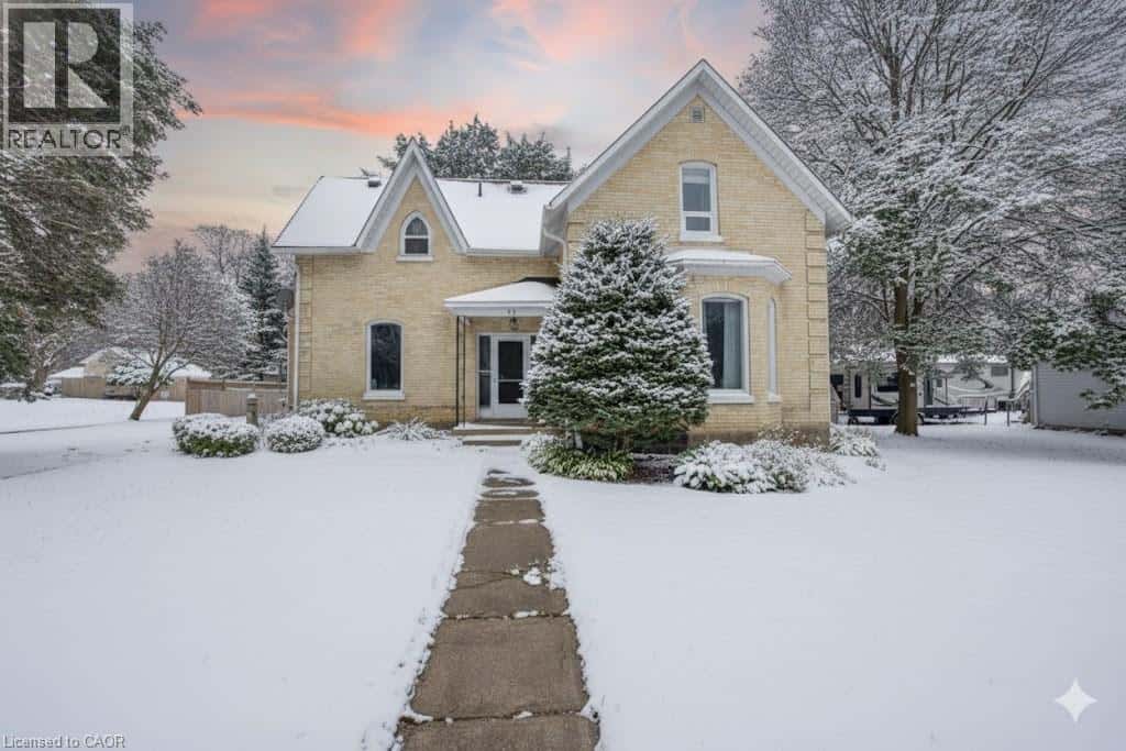 34 QUEEN Street West