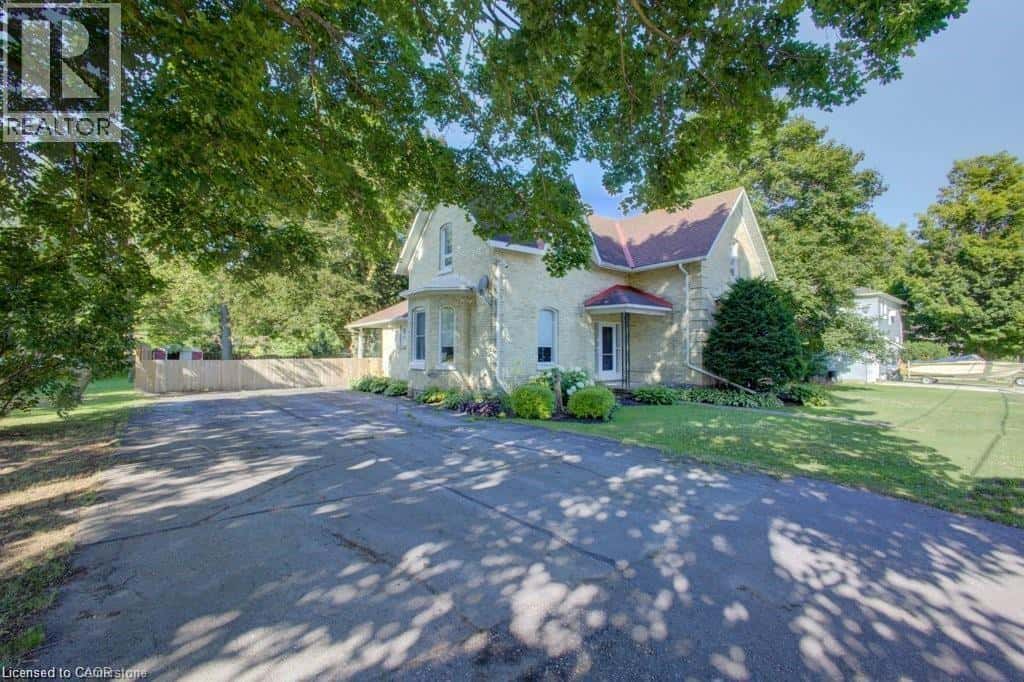 34 QUEEN Street W — Brussels, Ontario - Photo 2 of 39