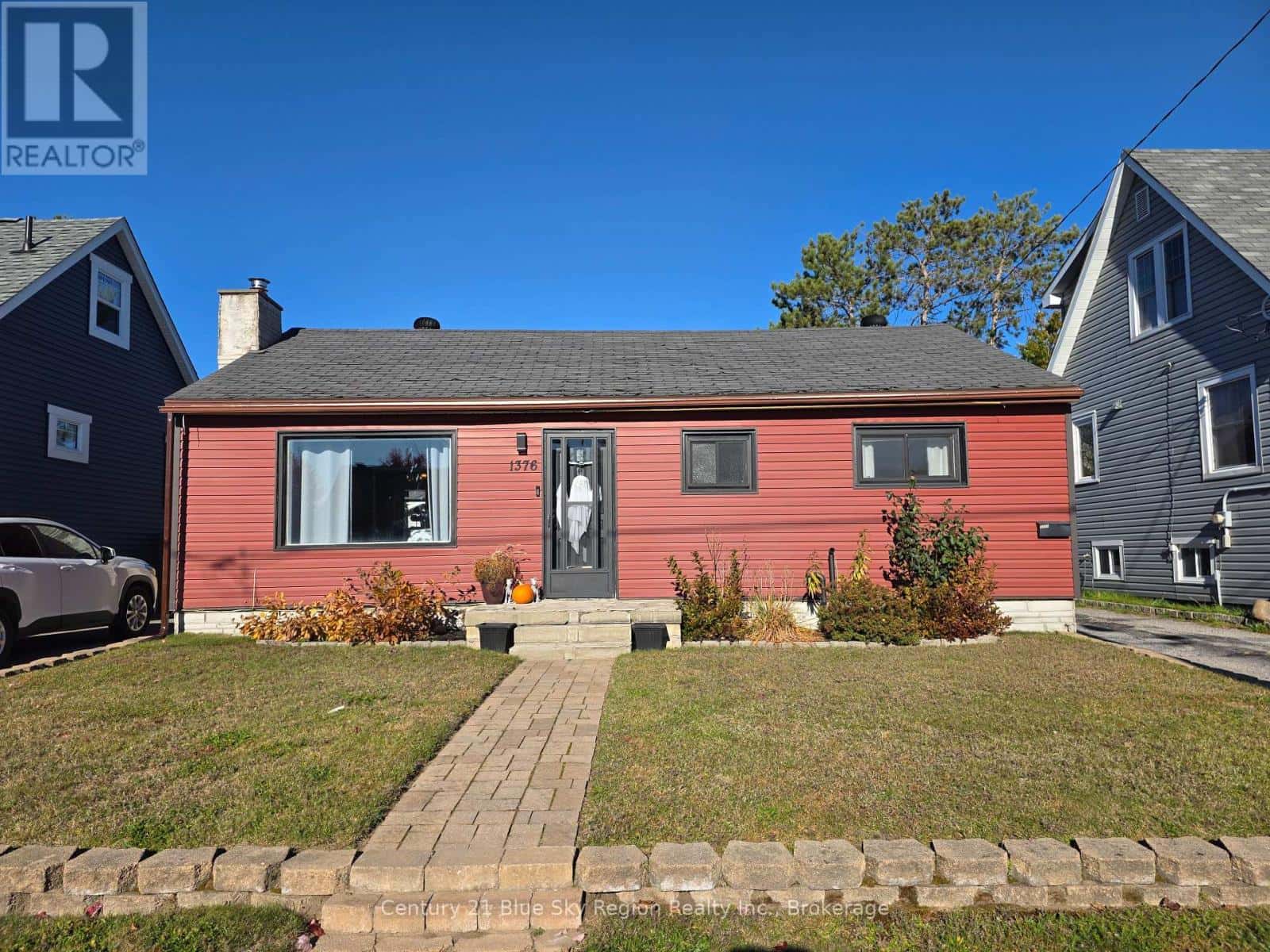 1376 COPELAND STREET — North Bay (West End), Ontario - Photo 2 of 40