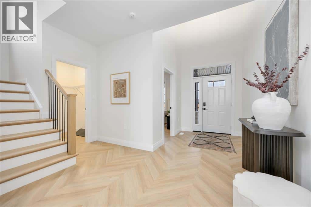 3527 PAUL CRESCENT — Plympton-Wyoming, Ontario - Photo 3 of 41