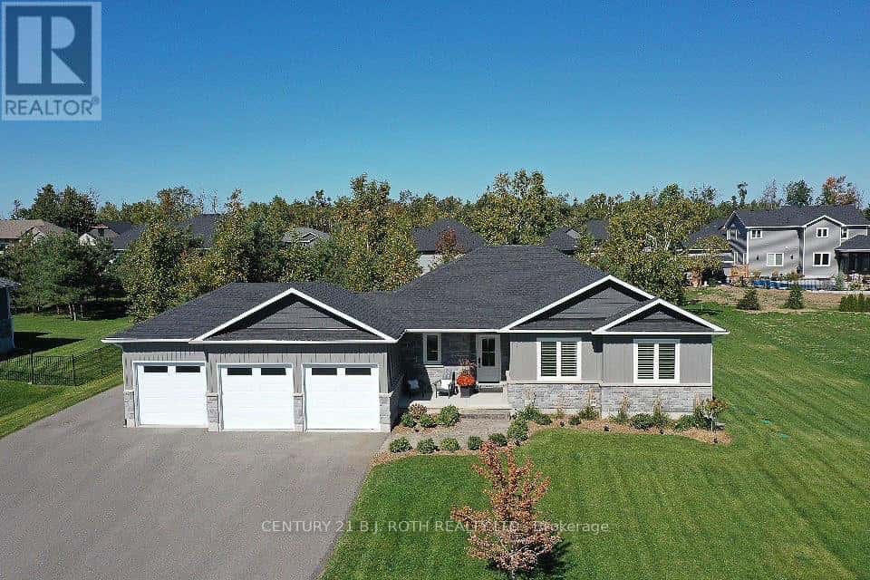 51 CHESLOCK CRESCENT — Oro-Medonte (Warminister), Ontario - Photo 2 of 44