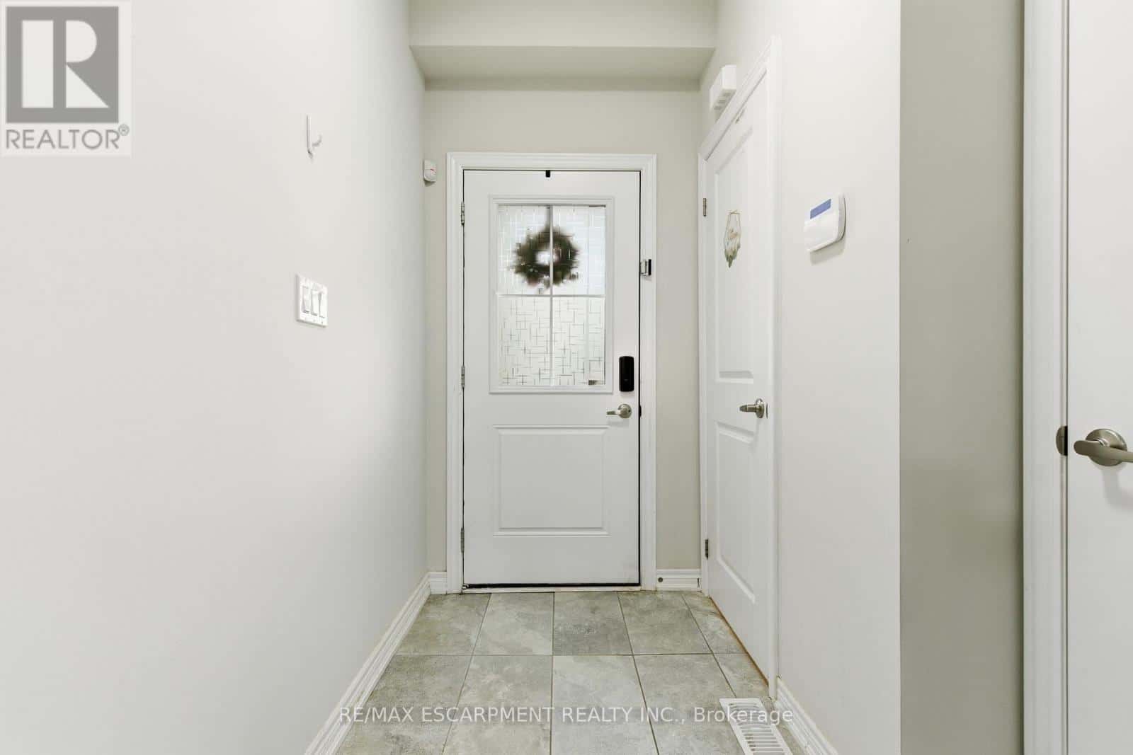 18 MIA DRIVE — Hamilton (Ryckmans), Ontario - Photo 3 of 40