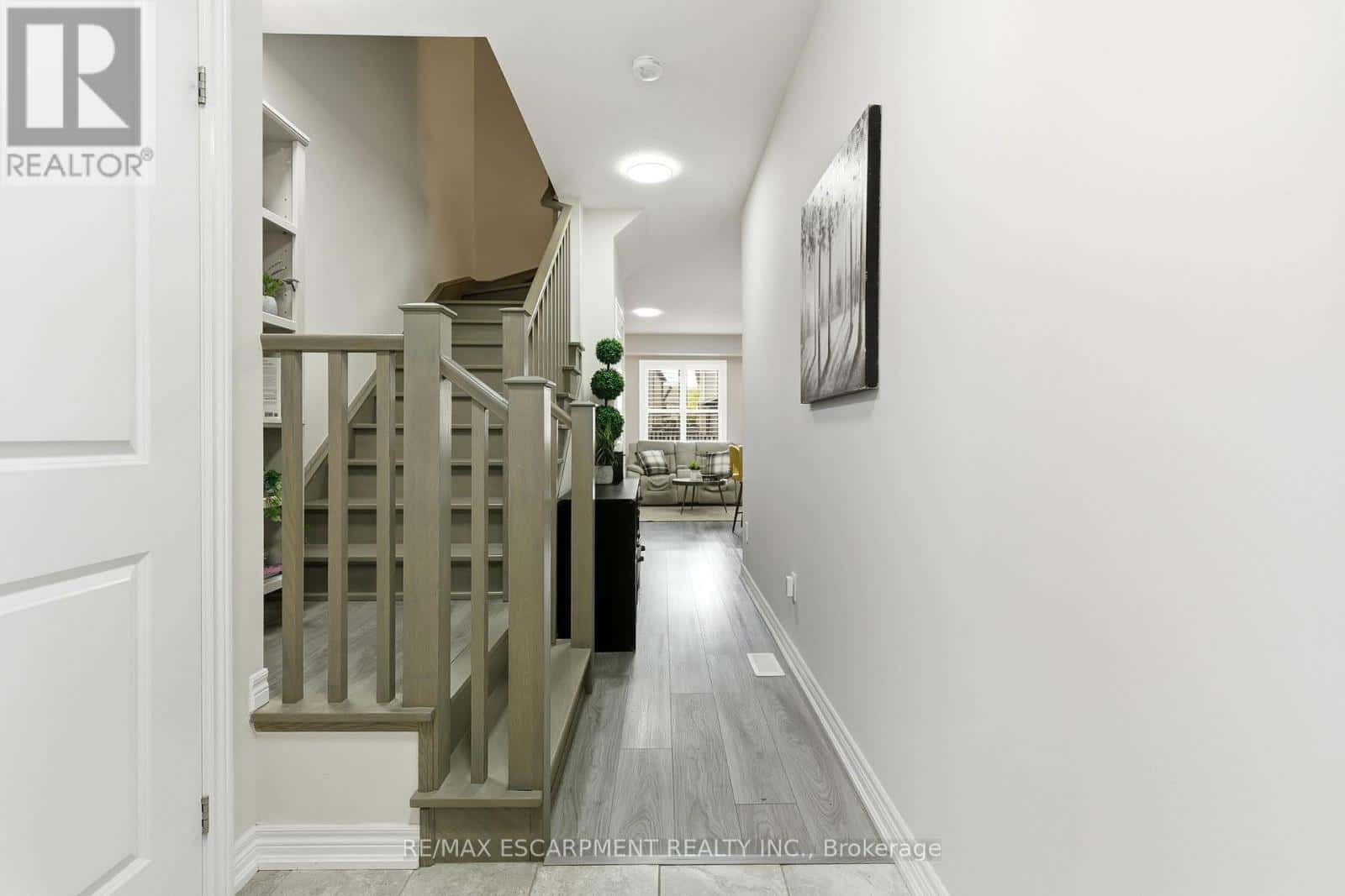 18 MIA DRIVE — Hamilton (Ryckmans), Ontario - Photo 4 of 40