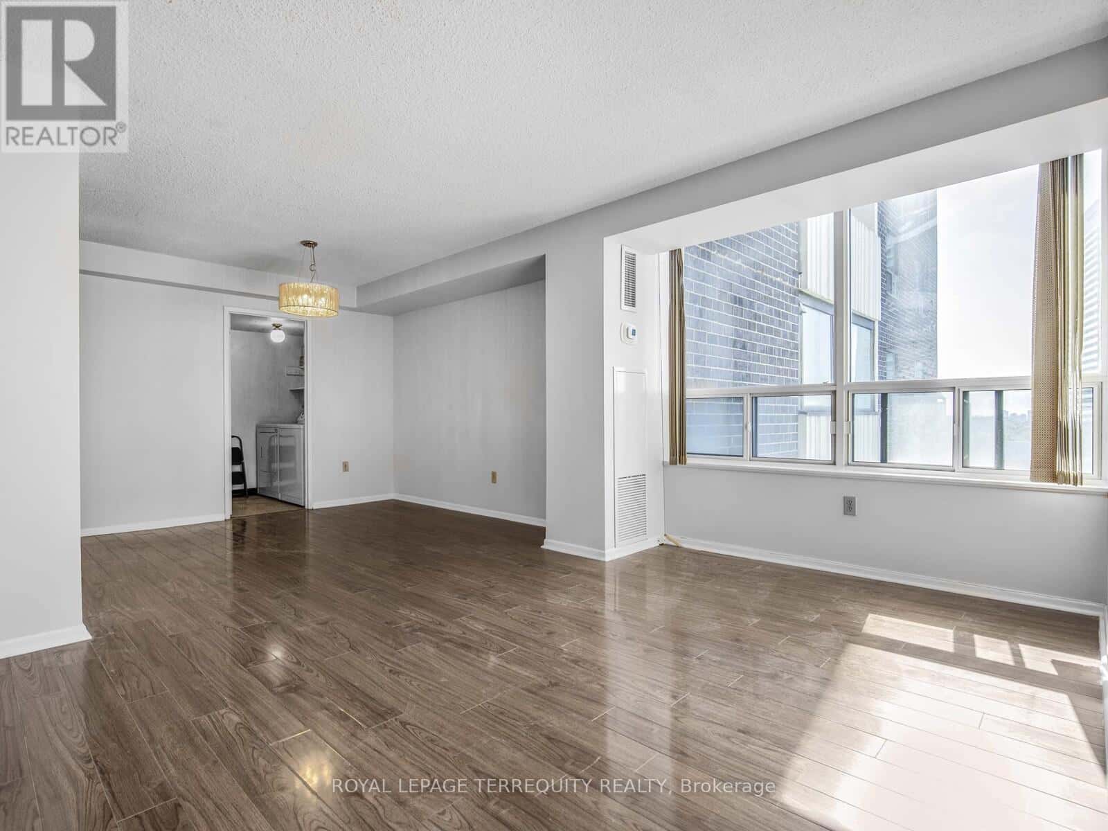 1209 - 5 OLD SHEPPARD AVENUE — Toronto (Pleasant View), Ontario - Photo 3 of 28