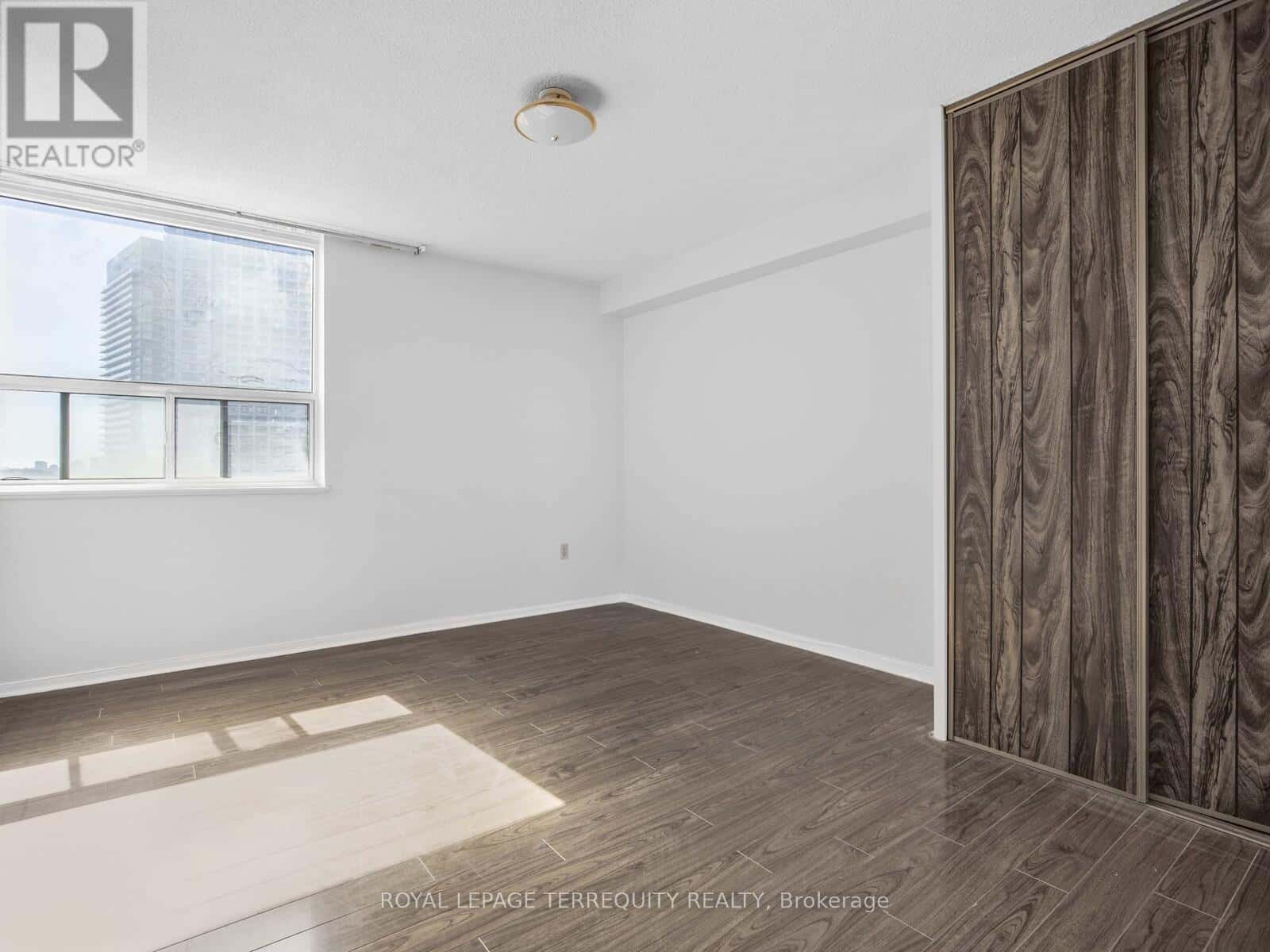 1209 - 5 OLD SHEPPARD AVENUE — Toronto (Pleasant View), Ontario - Photo 4 of 28