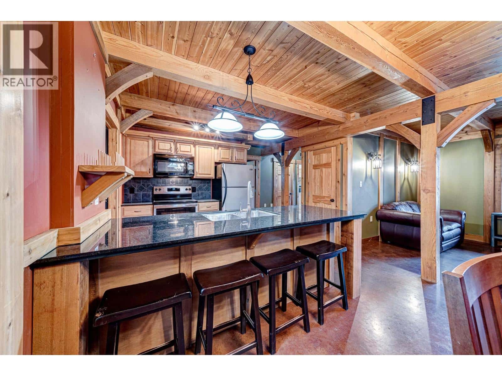 1325 WILDWOOD Drive — Sparwood, British Columbia - Photo 4 of 57