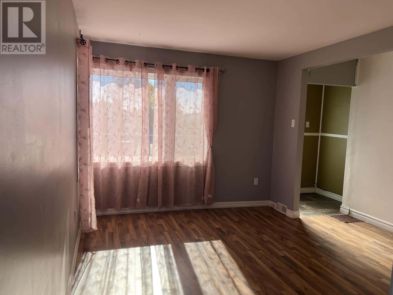 10 Howe ST — Marathon, Ontario - Photo 2 of 32