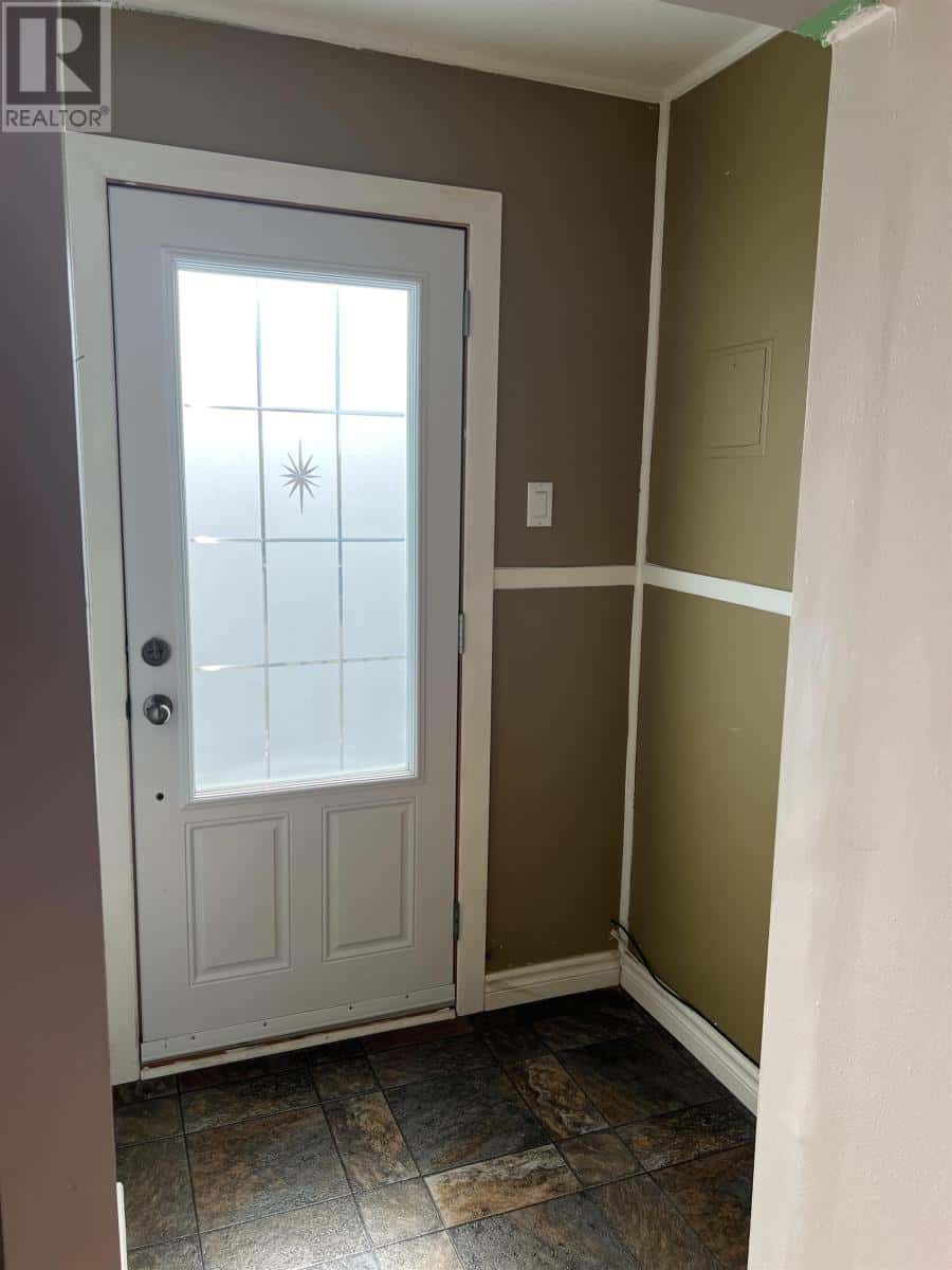 10 Howe ST — Marathon, Ontario - Photo 4 of 32