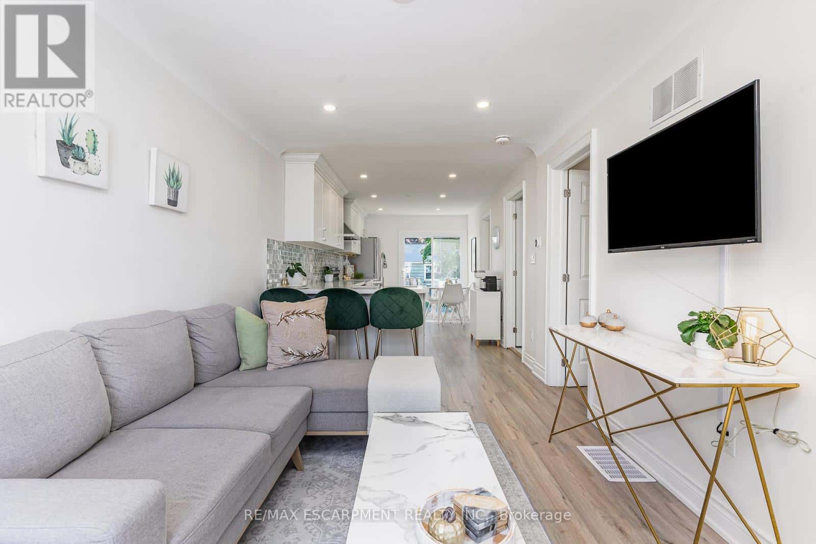 97 EAST 31ST STREET — Hamilton (Raleigh), Ontario - Photo 3 of 22