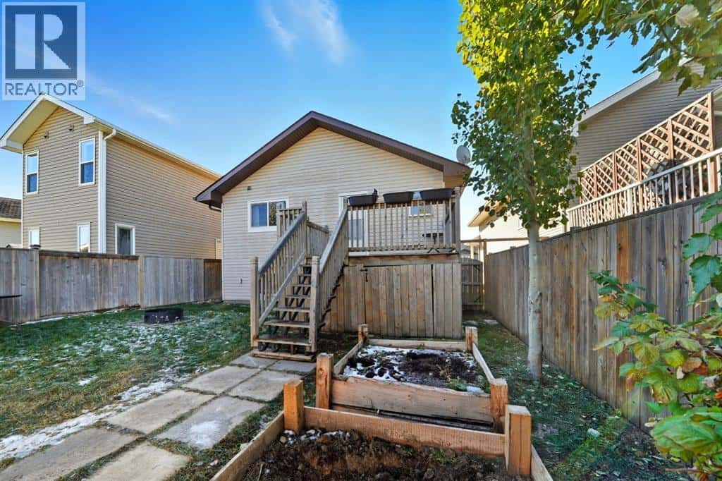 132 Heartland Crescent — Penhold, Alberta - Photo 3 of 29