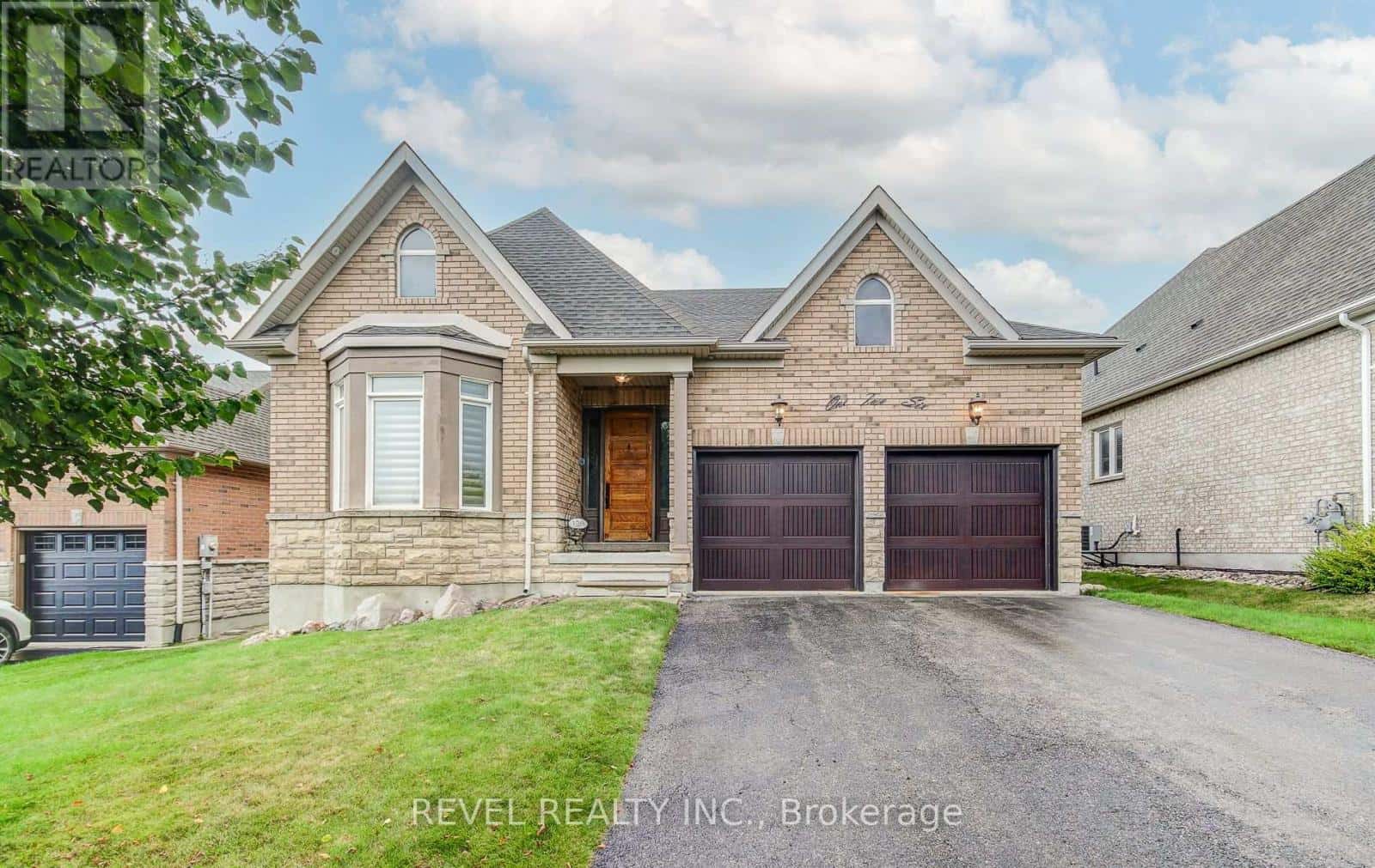 126 ABERFOYLE MILL CRESCENT — Puslinch (Aberfoyle), Ontario - Photo 2 of 34