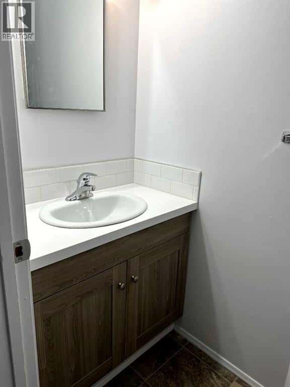 9510 100 Avenue — Sexsmith, Alberta - Photo 3 of 12